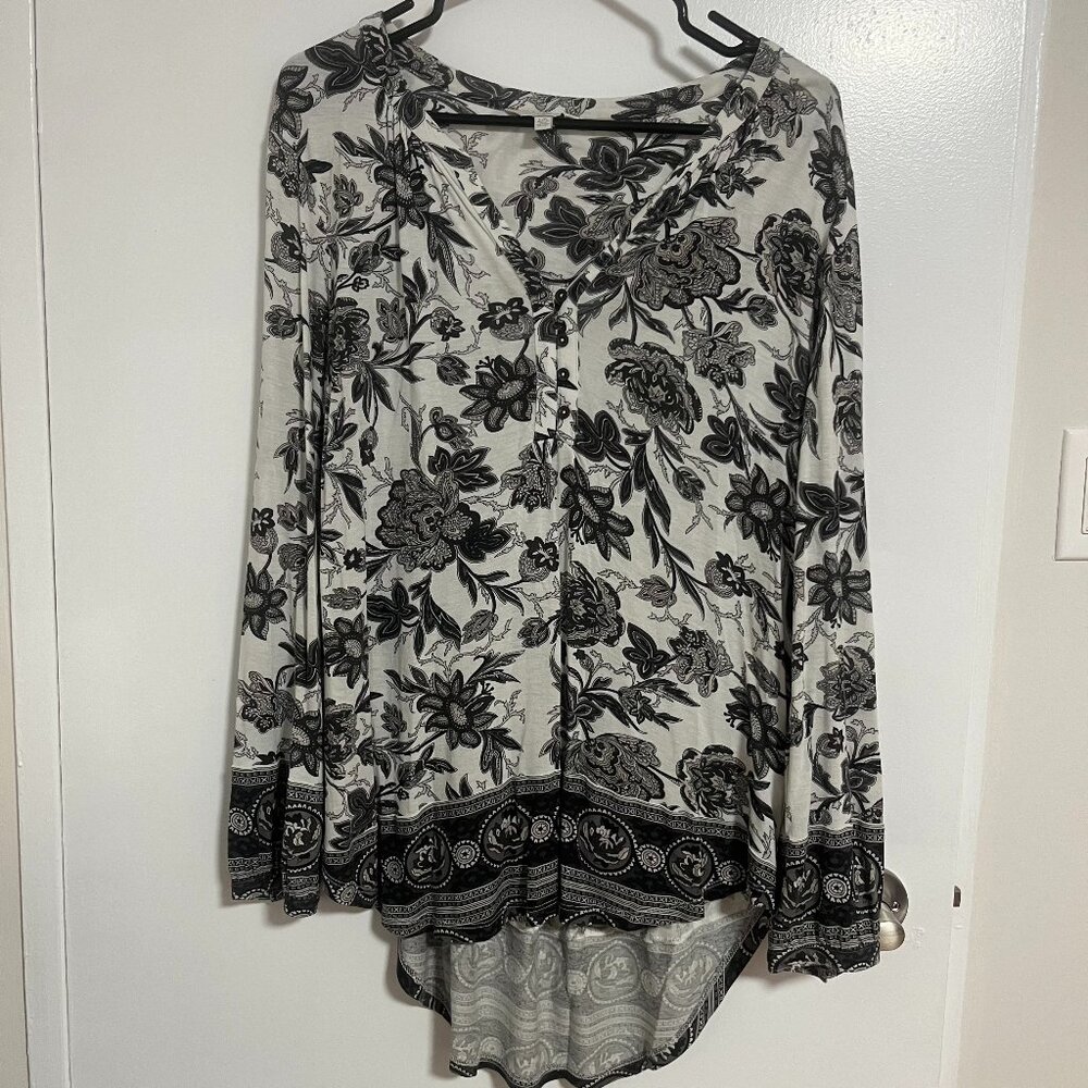 Lucky Brand Black and White Floral Flowy Long Sleeve